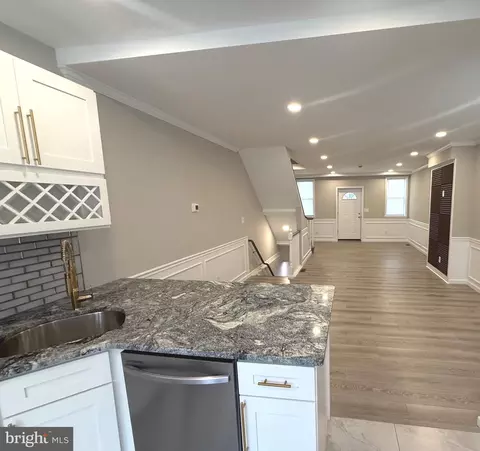 6719 N Smedley St, Philadelphia, PA 19126