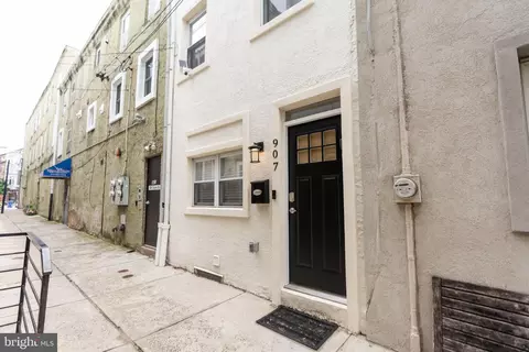 907 S Darien Way, Philadelphia, PA 19147