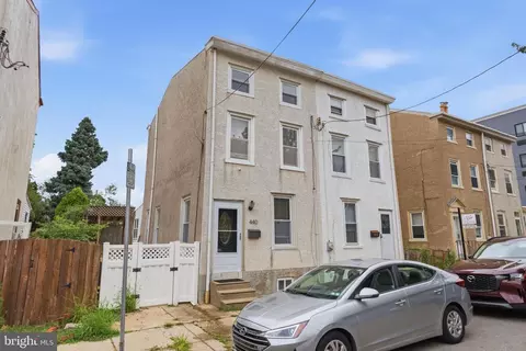 440 Lemonte St, Philadelphia, PA 19128
