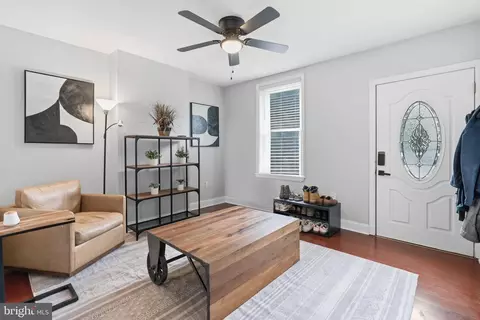 440 Lemonte St, Philadelphia, PA 19128