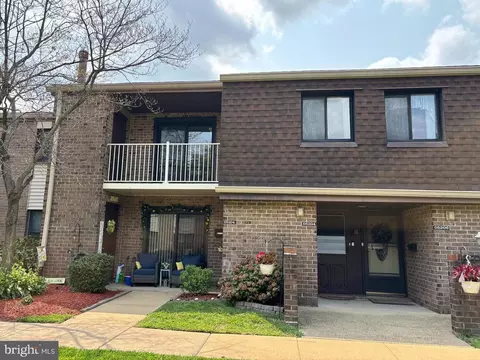 5204 00 Delaire Landing Rd #204, Philadelphia, PA 19114