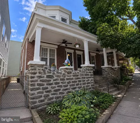 497 Lemonte St, Philadelphia, PA 19128