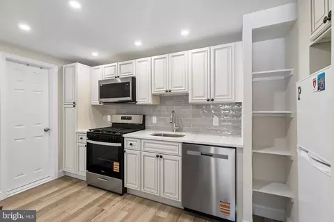 2101 Chestnut St #303, Philadelphia, PA 19103