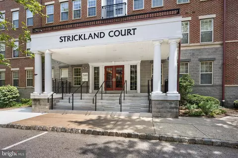 500 Admirals Way #106, Philadelphia, PA 19146