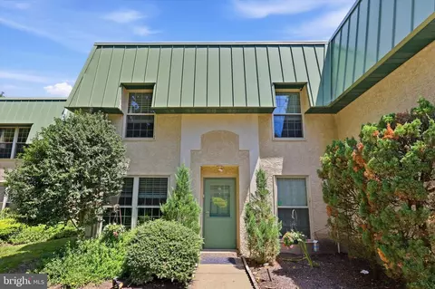 441 Tomlinson Rd #G17, Philadelphia, PA 19116