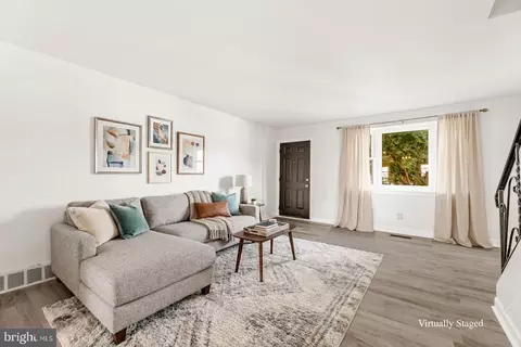 8713 Jackson St, Philadelphia, PA 19136