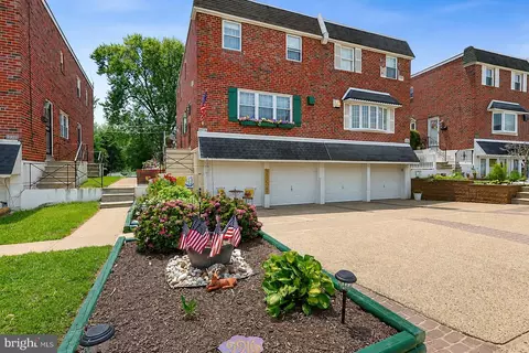9916 S Canterbury Rd, Philadelphia, PA 19114