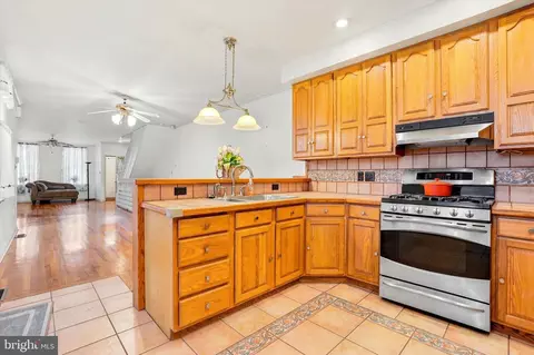 523-525 Mifflin St, Philadelphia, PA 19148