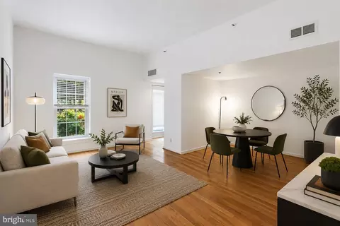 301 00 Race St #C010, Philadelphia, PA 19106