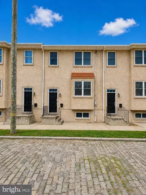 4700 Smick St, Philadelphia, PA 19127