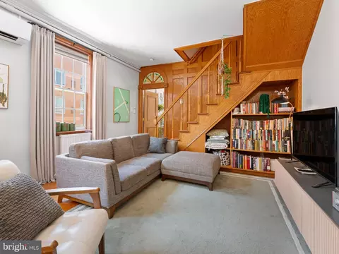 1215 Spruce St #302, Philadelphia, PA 19107