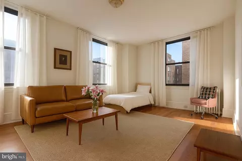 1324 Locust St #704, Philadelphia, PA 19107