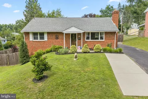 8733 Old Line Rd, Philadelphia, PA 19128