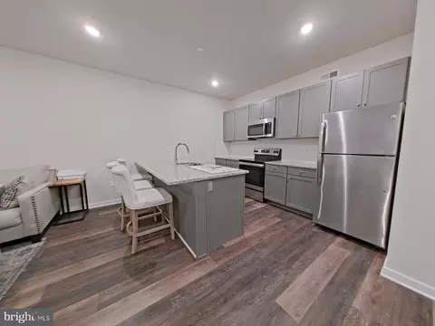 4217 Chestnut St #206, Philadelphia, PA 19104