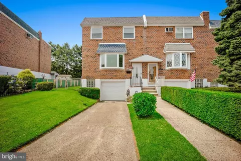 11916 Templeton Dr, Philadelphia, PA 19154