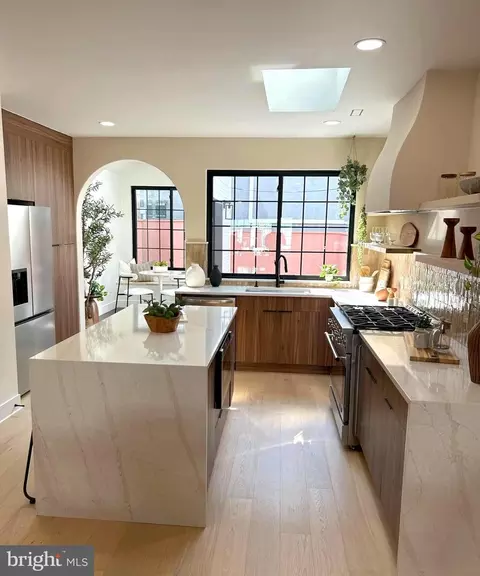 1702 S 6th St, Philadelphia, PA 19148