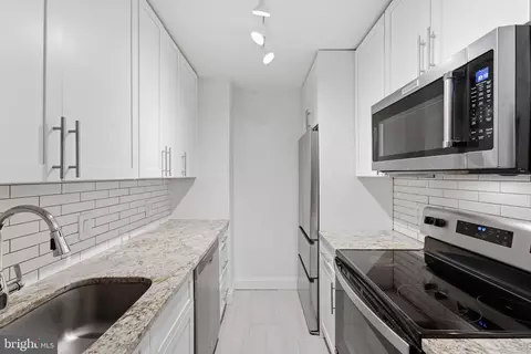 1901 John F Kennedy Blvd #1824, Philadelphia, PA 19103