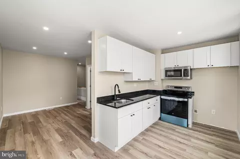 301 W Ruscomb St, Philadelphia, PA 19120