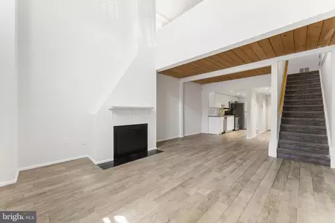 870 N 28th St #115, Philadelphia, PA 19130