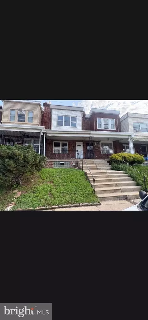 977 Anchor St, Philadelphia, PA 19124