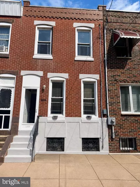 3044 Almond St, Philadelphia, PA 19134