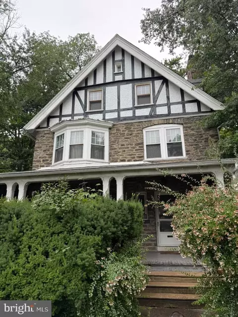 6672 Lincoln Dr, Philadelphia, PA 19119