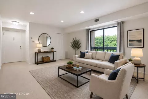 55204 Delaire Landing Rd, Philadelphia, PA 19114