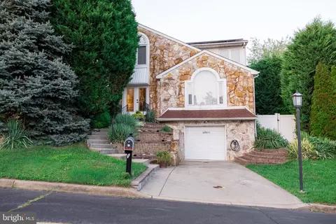 14011 Rebecca Dr, Philadelphia, PA 19116