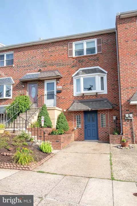 4210 Chalfont Pl, Philadelphia, PA 19154
