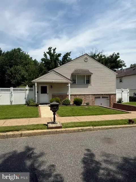15234 Bernita Dr, Philadelphia, PA 19116