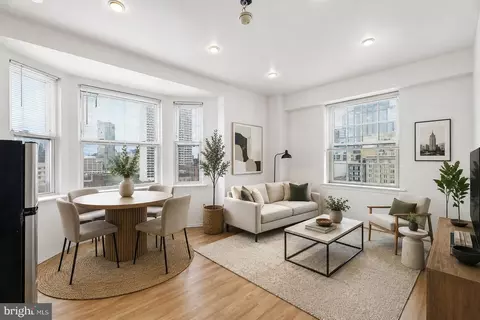 2135 Walnut St #801, Philadelphia, PA 19103