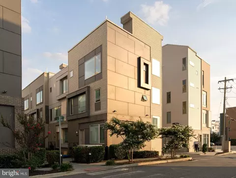 2104 Kensington Walk, Philadelphia, PA 19125