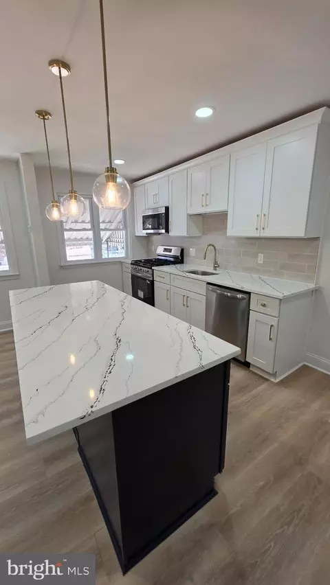 5109 Erdrick St, Philadelphia, PA 19124