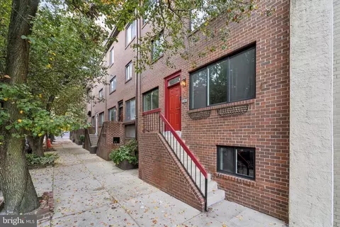 2040 Arch St, Philadelphia, PA 19103