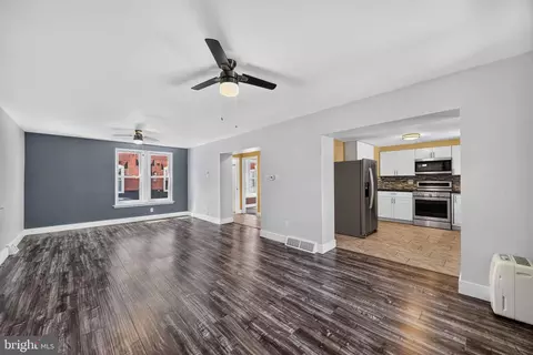 2715 Sears St, Philadelphia, PA 19146