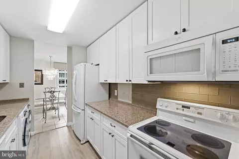 1901 John F Kennedy Blvd #906, Philadelphia, PA 19103