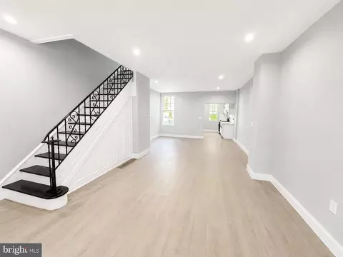 6649 Vandike St, Philadelphia, PA 19135