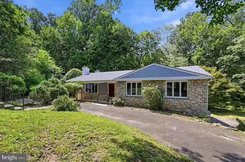 1035 W Allens Ln, Philadelphia, PA 19119