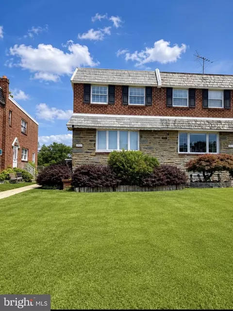 2913 Guilford St, Philadelphia, PA 19152