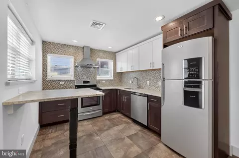 2116 S Beechwood St, Philadelphia, PA 19145