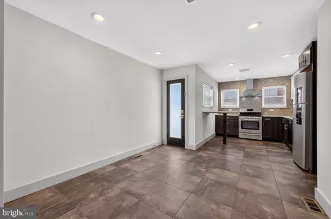 2116 S Beechwood St, Philadelphia, PA 19145