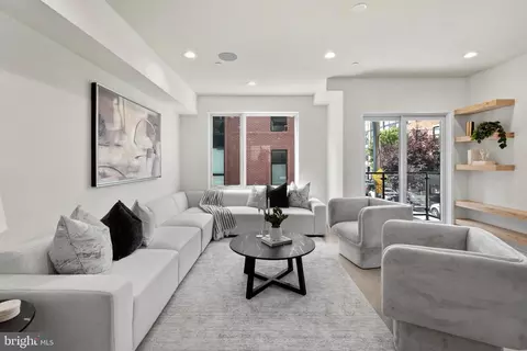616 Brenna Walk, Philadelphia, PA 19123