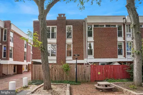 43 University Mews, Philadelphia, PA 19104