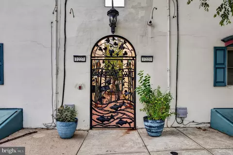 1227 Shackamaxon St #8, Philadelphia, PA 19125