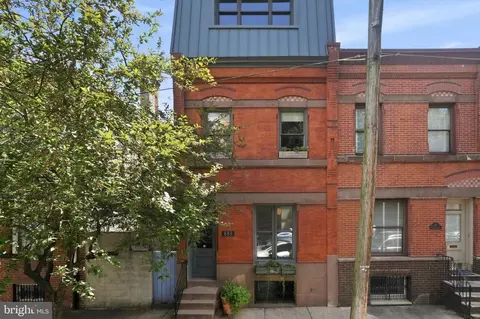 889 N 25th St, Philadelphia, PA 19130