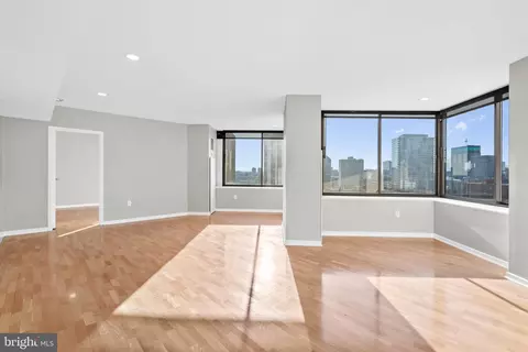 202 W Rittenhouse Sq #1704, Philadelphia, PA 19103