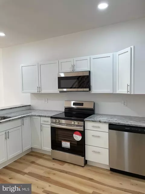 1731 N Dover St, Philadelphia, PA 19121