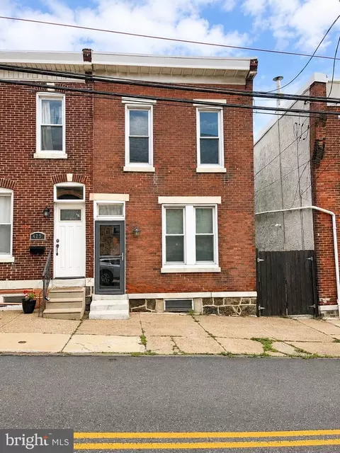423 Shurs Ln, Philadelphia, PA 19128