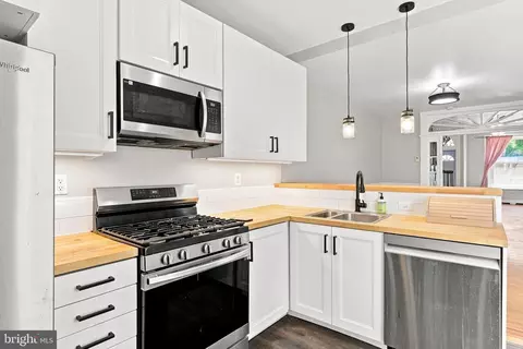 1516 S 15th St, Philadelphia, PA 19146