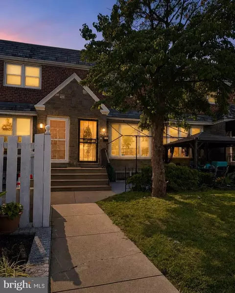 7456 Rhoads St, Philadelphia, PA 19151